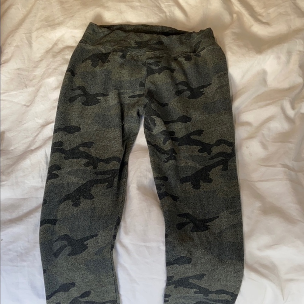 Sundry camo comfy pants size 0